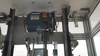 Sự khác biệt giữa thang máy gia đình có phòng máy và không phòng máy