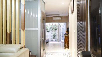 Thang máy gia đình Kleemann cửa bán tự động