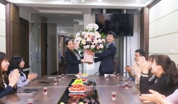 Chào mừng ngày Quốc tế Phụ nữ 8-3 - Thang máy Huy Hoàng