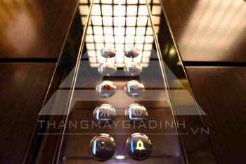 Hướng dẫn sử dụng nút bấm thang máy chi tiết từ A-Z