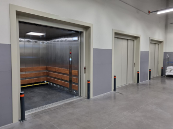 Báo giá thang máy tải hàng đa dạng tải trọng 2025