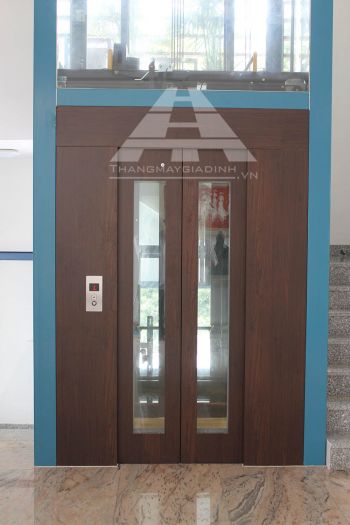 Lắp đặt thang máy quan sát bên bờ sông Sài gòn