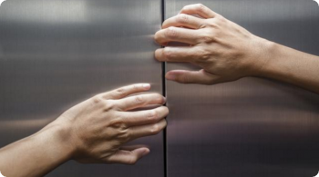 Cách xử lý khi thang máy gia đình gặp sự cố