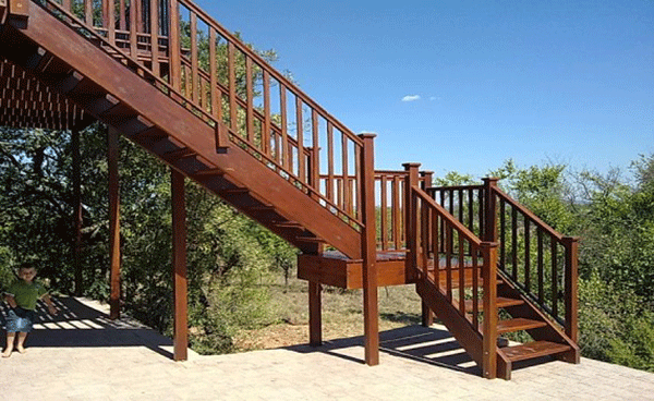 mẫu cầu thang gỗ lim nam phi 2