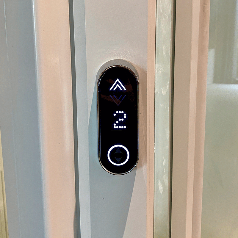 Thang máy Huy Hoàng Luxury Lê Nguyễn Đoan Trang 4