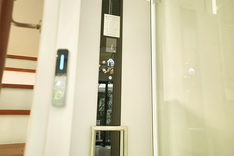 thang máy huy hoàng luxury Nguyễn Thu Hằng 2