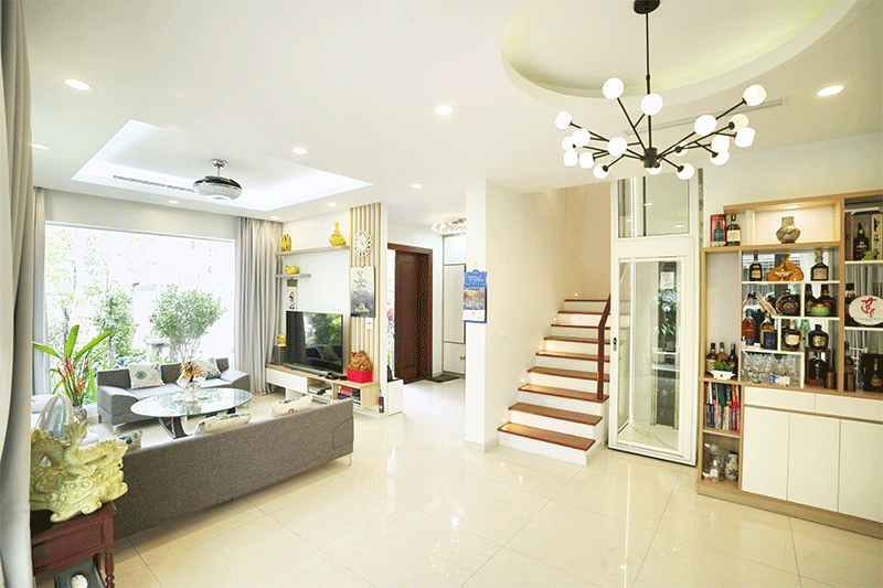 thang máy huy hoàng luxury Nguyễn Thu Hằng