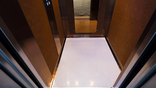 công trình thực tế thang máy 450kg Kleemann