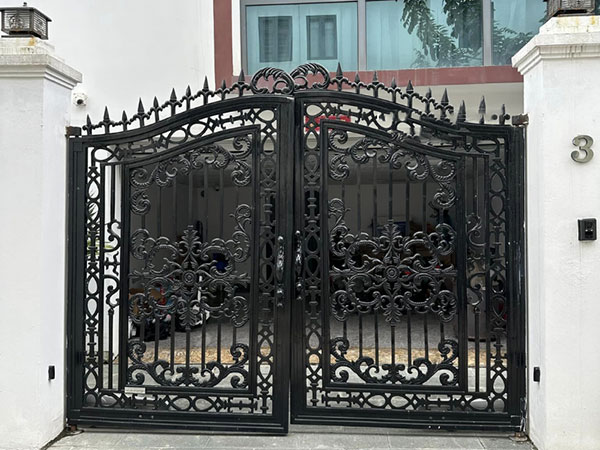 cách chọn Mẫu cửa cổng sắt 2 cánh