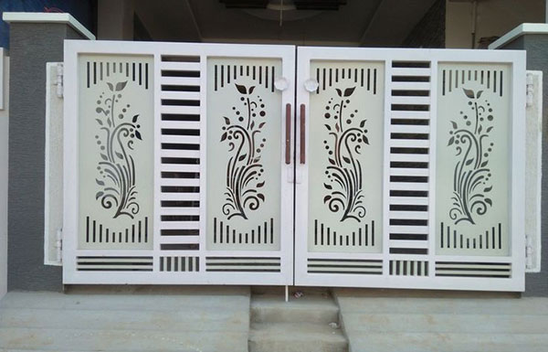 mẫu cổng sắt nhà phố 5m