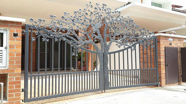 Mẫu cửa cổng sắt 2 cánh cho biệt thự