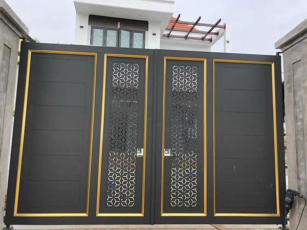 ưu điểm mẫu cửa cổng 4 cánh cnc