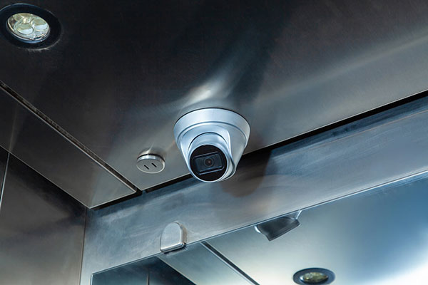 vị trí lắp camera thang máy